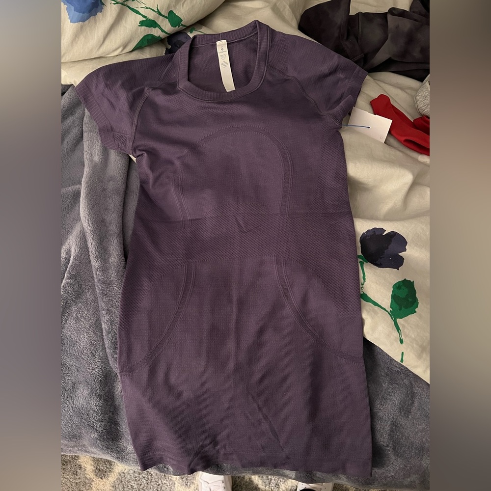 Lululemon swiftly tech cap sleeve